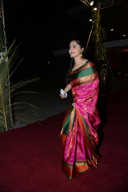 Glamorous Telugu Girl Anushka Shetty Images In Red Saree 5